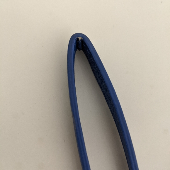 EUC! Tory Burch Red, Blue, White Floral Wristlet Wallet Zip Around - Picture 6 of 15